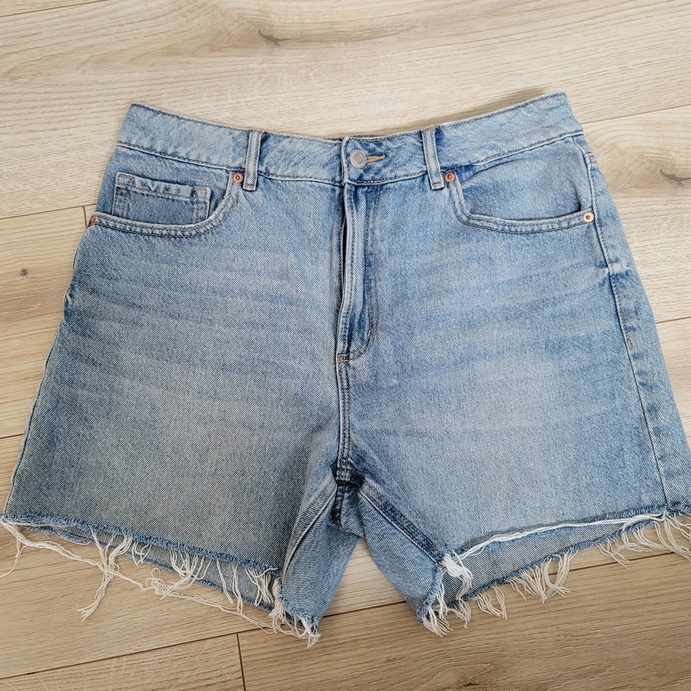 Dynamite Light Blue Frayed Jean Shorts